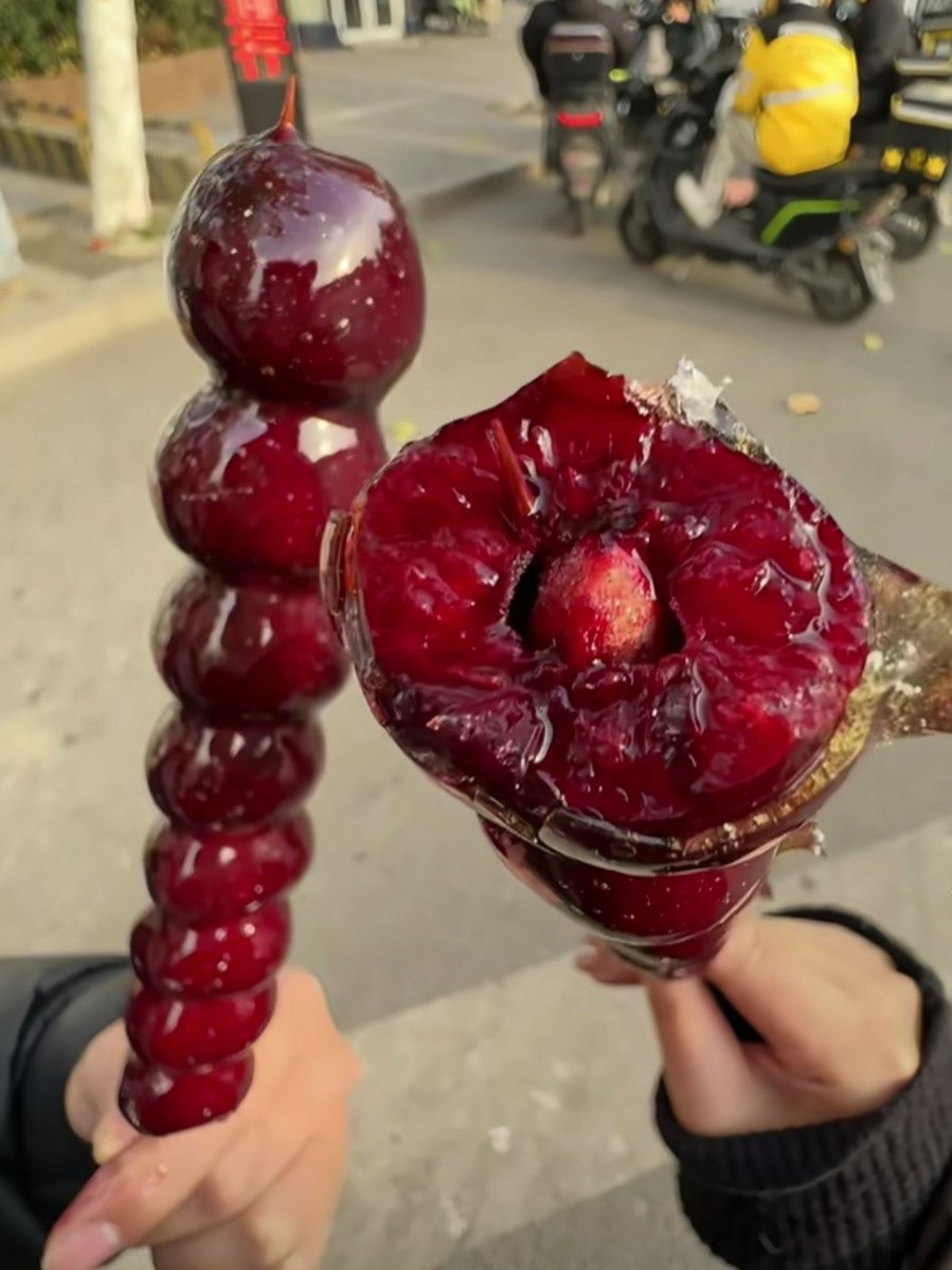 冬天的第一根车厘子糖葫芦！