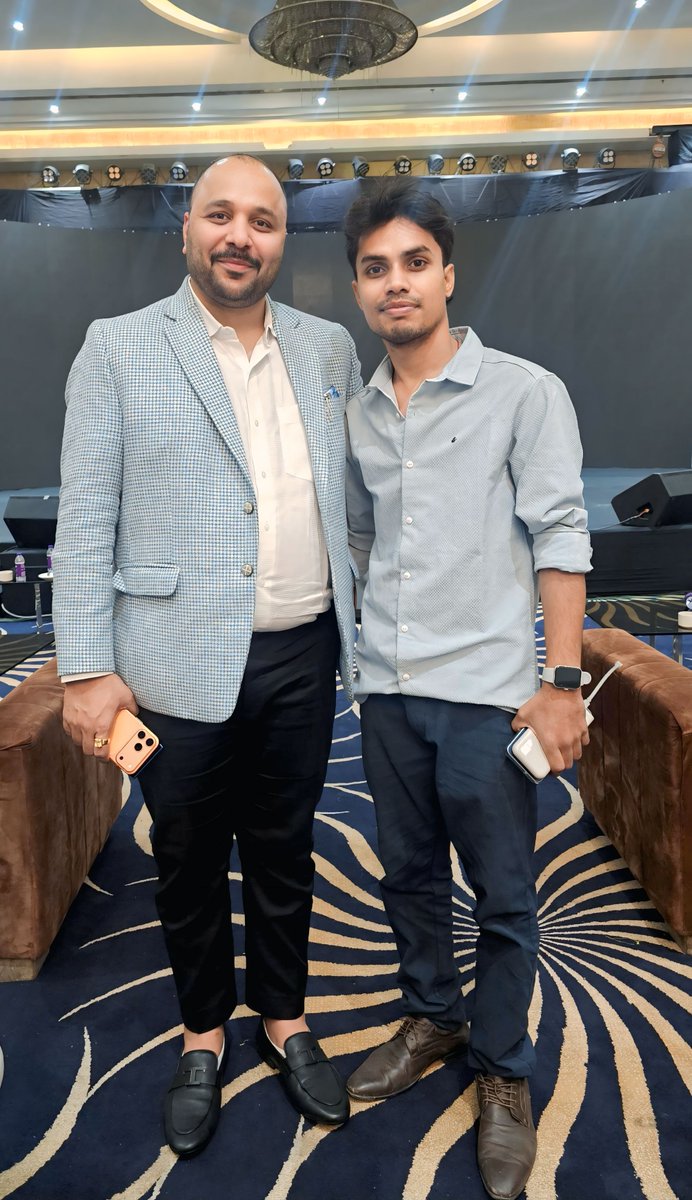 JhasketanSahu06's tweet image. न्यूज़ 24 MP-CG एवं लल्लूराम डॉट कॉम के चेयरमैन नमित जैन भैया को जन्मदिवस की हार्दिक शुभकामनाएं!!
भगवान महादेव सदैव आपको प्रसन्न एवं सेहतमंद रखे आपके उत्तम स्वास्थ्य एवं दीर्घायु जीवन की कामना है।
@namitjain01555
@News24_MPCG @lalluramnews @lalluram_news
#News24MPCG #lalluramnews