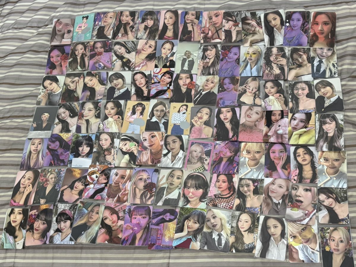 strawbrycy's tweet photo. wts twice ph lfb

take all price - P6,500 https://t.co/GEIDfMSA8r