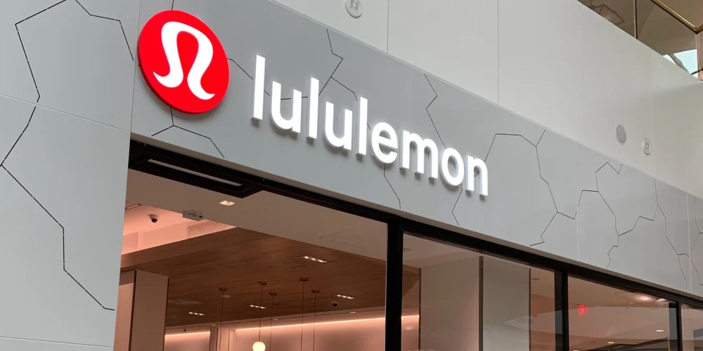 EYTT's tweet image. Lululemon离场，留在纳指有多难？

虽然纳指调整成分股已经过去一周，但我还是想写这个话题。

2025年12月12日，纳斯达克交易所公布了年度成分股重组（Annual Reconstitution）结果。这是一场没有硝烟的资本清洗：12月22日开盘前，6家公司将被剔除，另有6家新贵补位入场。…