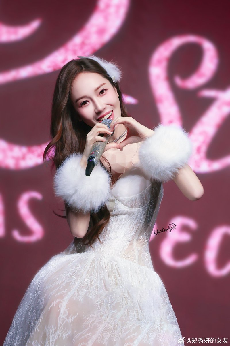 she's so pretty im dead 😩