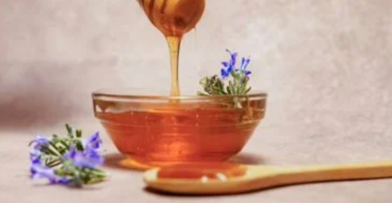 ما هو أفضل وقت لتناول عسل النحل لصحة الأمعاء والمناعة؟ 