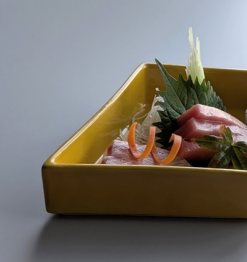 新商品 存在感バツグンです 【#有田焼】黄交趾 新菱型向付 ¥8,580税込