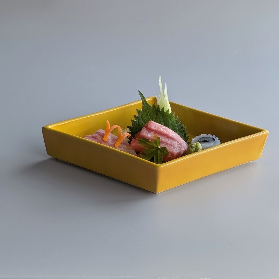 新商品 存在感バツグンです 【#有田焼】黄交趾 新菱型向付 ¥8,580税込