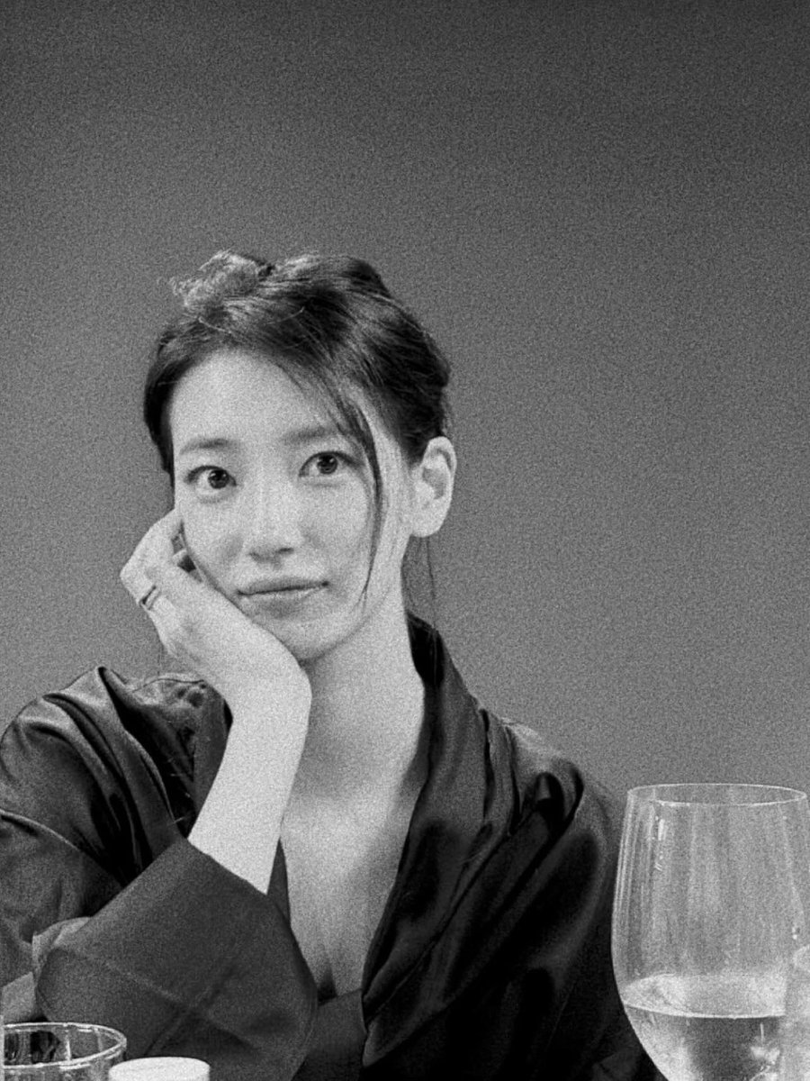 mydearloverSUZY's tweet image. 사랑해요 셀린느 영원히 함께해🖤