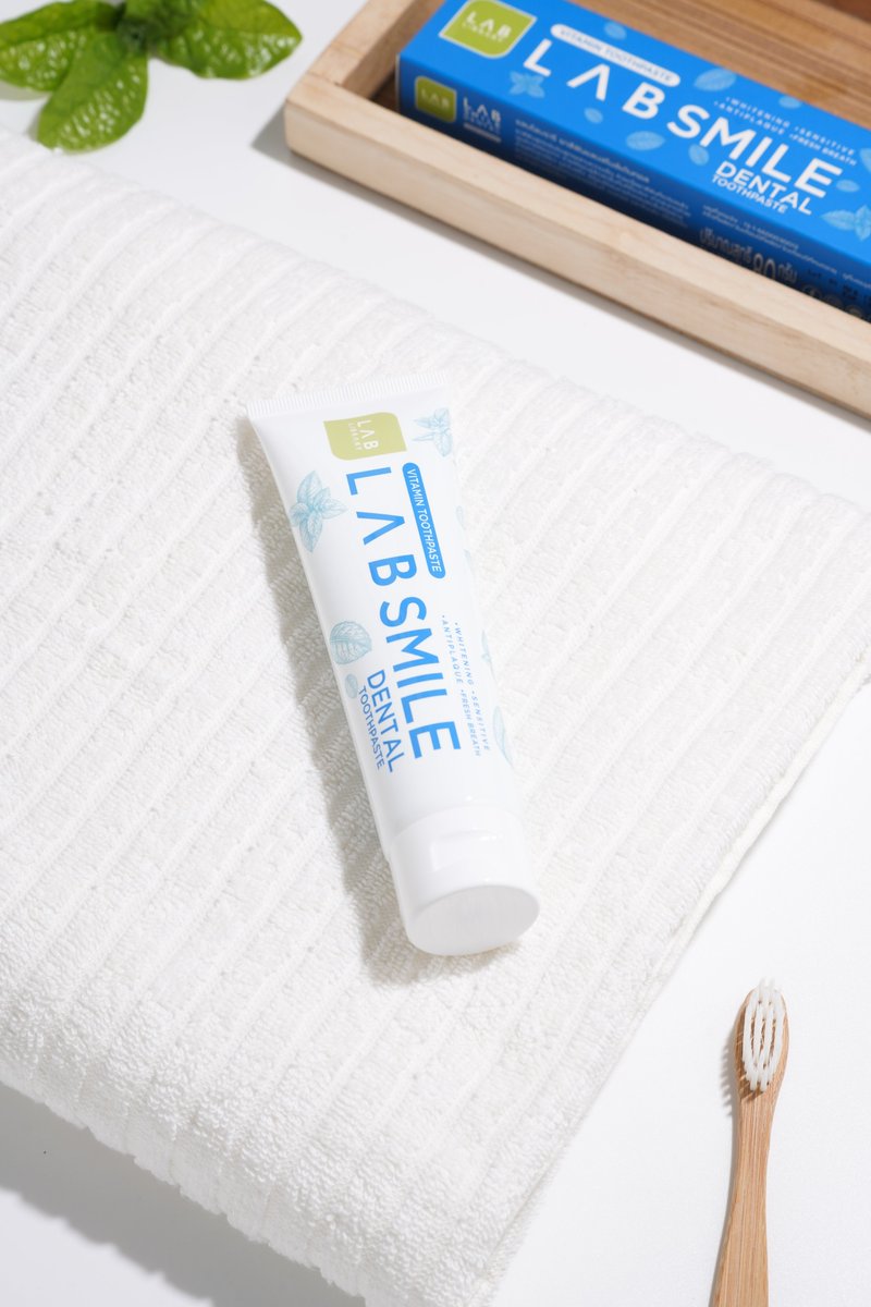 lablibrary_th's tweet photo. 🦷 ตื่นนอนยามเช้า น้ำลายไม่บูด
Lab Smile Dental ให้คุณมั่นใจในทุกรอยยิ้ม 😁 ฟันขาวสะอาด ปกป้องฟันจากปัญหาต่างๆ 🪥✨ 
#Labsmiledental #lablibrary #ยาสีฟัน #หินปูน #ฟันเหลือง #เหงือกบวม #ยาสีฟันสมุนไพร #แผลในช่องปาก #กลิ่นปาก https://t.co/v8E1YR3pc2