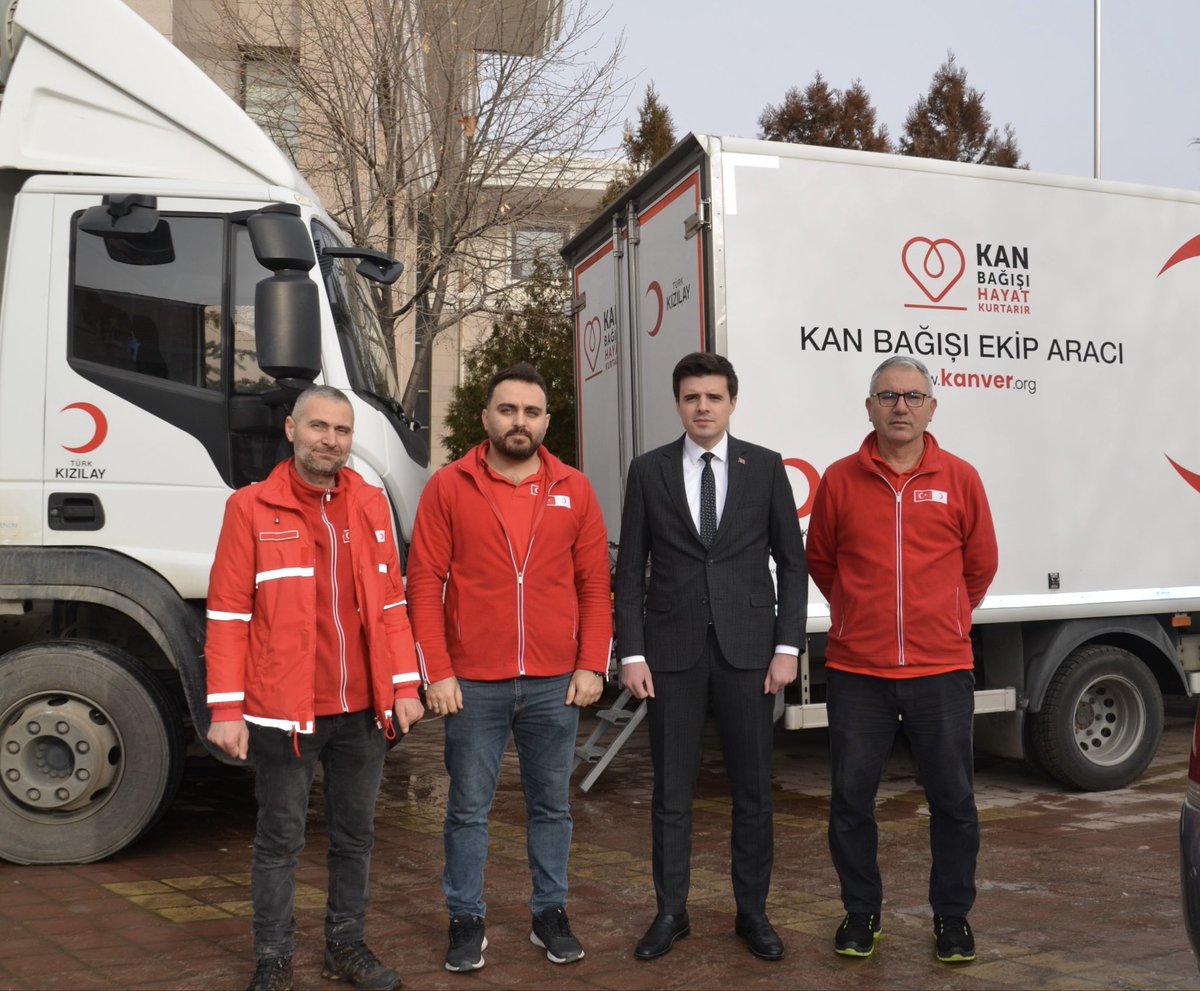 Kaymakamımız Sayın Latif KORALP, ilçemiz Aydıncık’a gelen Kızılay Kan Bağışı Aracını ziyaret ederek kan bağışında bulundu. 19.12.2025 tarihinde saat 11.00 ile 16.00 arasında, Hükümet Konağı yanında bulunan Kızılay Kan Bağışı Aracı’na kan vermek isteyen tüm halkımız davetlidir.