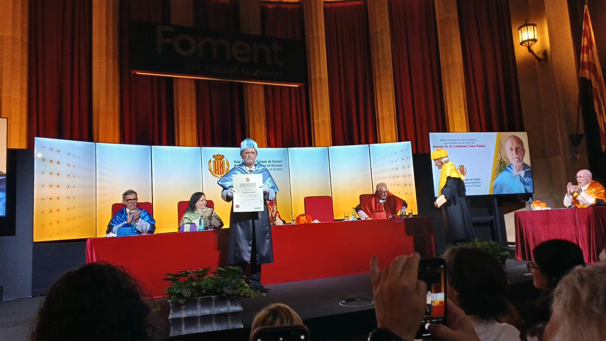 DiputacioGirona's tweet photo. 🎓 Acompanyem a Cristóbal Colon a la sessió com a Acadèmic d'Honor a la Reial Acadèmia Europea de Doctors.
📍Psicòleg i fundador del projecte social La Fageda.
✅«Del manicomi a la Reial Acadèmia: algunes reflexions sobre les idees de Plató».
👏Una mirada sobre la dignitat humana i el reconeixement de l’altre, inspiració del projecte @fageda.