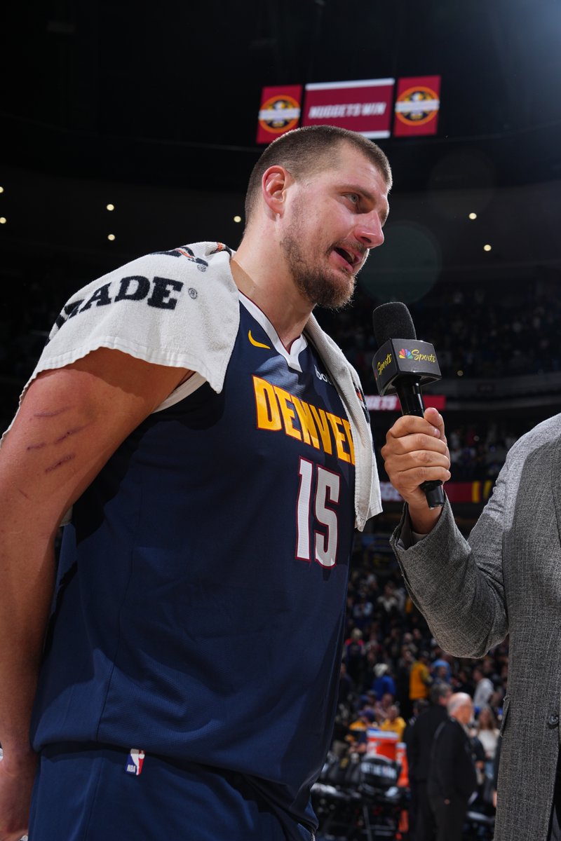 parallelecinico's tweet image. Da questa notte Nikola Jokic è diventato il centro ad aver realizzato più assist nella storia, sorpassando Kareem Abdul-Jabbar:

5667 Jokic
5660 Jabbar
4643 Chamberlain

Oltre ad essere nettamente primo nella classifica degli assist in questa stagione (10.9 lui, il secondo e il…