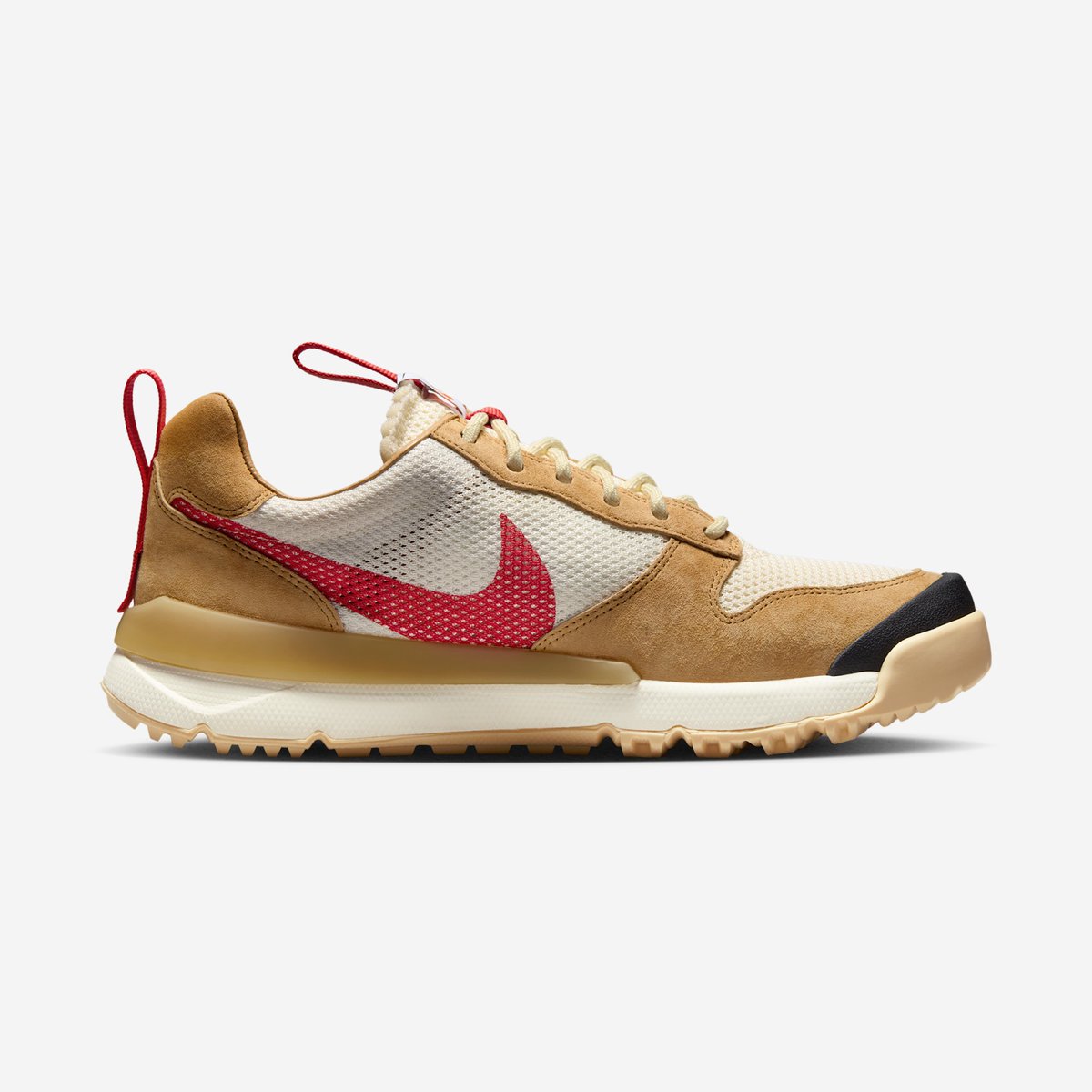 ImagesByStashed's tweet image. Official images for the Tom Sachs x NikeCraft Mars Yard Shoe 3.0