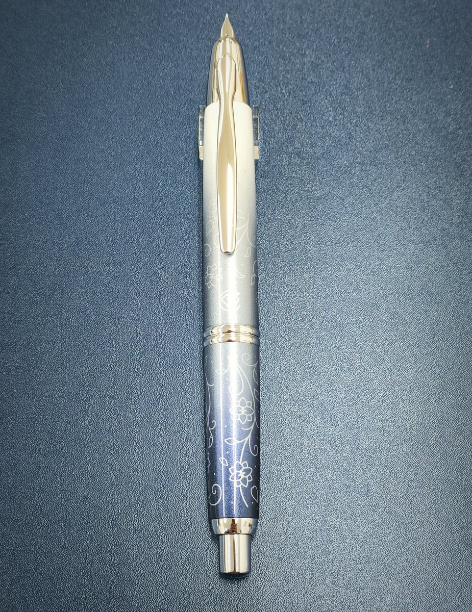 文具館コバヤシさんのオリジナル万年筆『キャップレスー鉄仙（Clematis