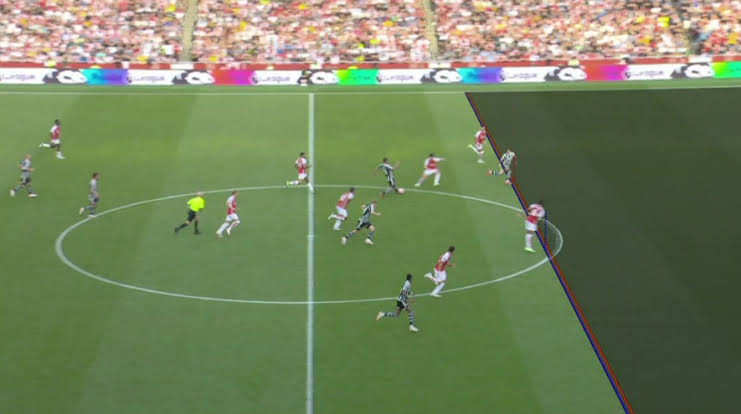 Vic200tor's tweet image. Happy birthday to one of the best Centre back In the World 

Let's take a look at some of Gabriel Magalhães art of Defending 🧱

Thread