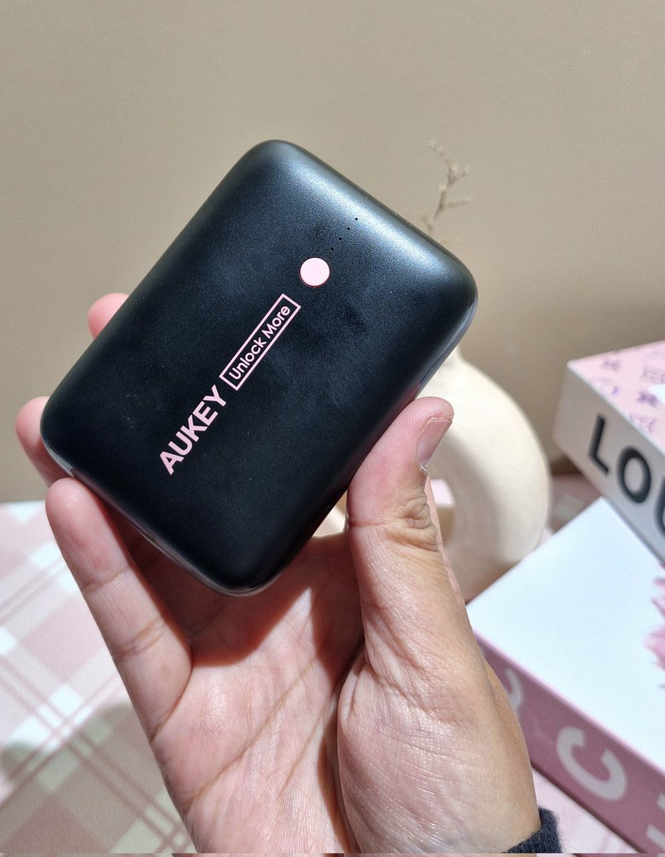rurulistyana's tweet photo. Nemu di oren powerbank cimit 🤣🫶 https://t.co/J665RJWS1M