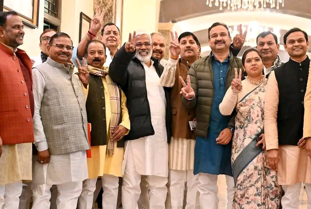 mohanverma334's tweet photo. शीतकालीन सत्र के प्रथम दिवस सदन की कार्यवाही में प्रतिभाग करने जाते हुए ।
@BJP4UP @myogiadityanath @JPNadda @mppchaudhary @AmitShah @narendramodi @UPVidhansabha https://t.co/Ff6JmcVTMX