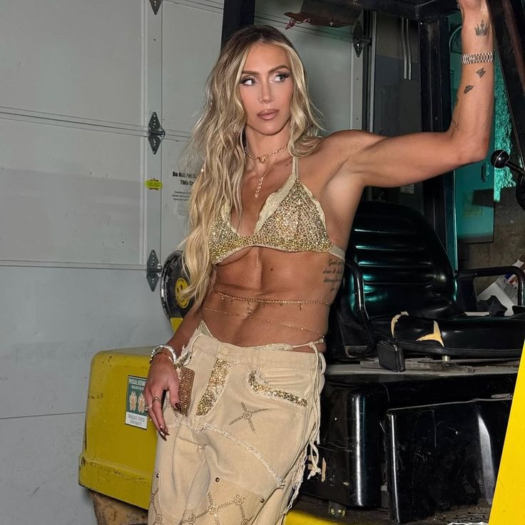 👑 ℭ𝔥𝔞𝔯𝔩𝔬𝔱𝔱𝔢 𝔉𝔩𝔞𝔦𝔯 👑 tweet media