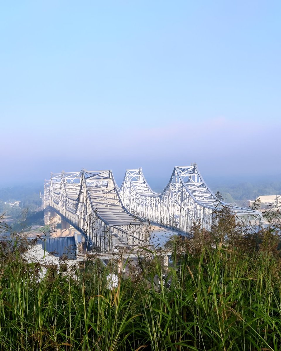 Ever fantasized about walking through a riverside town full of stories?

Natchez blends rich history, grand mansions and stunning Mississippi River views into one charming escape.

Ready to explore its hidden gems?

👉 Read now: bit.ly/4pt3niC

#natchezms #southerncharm