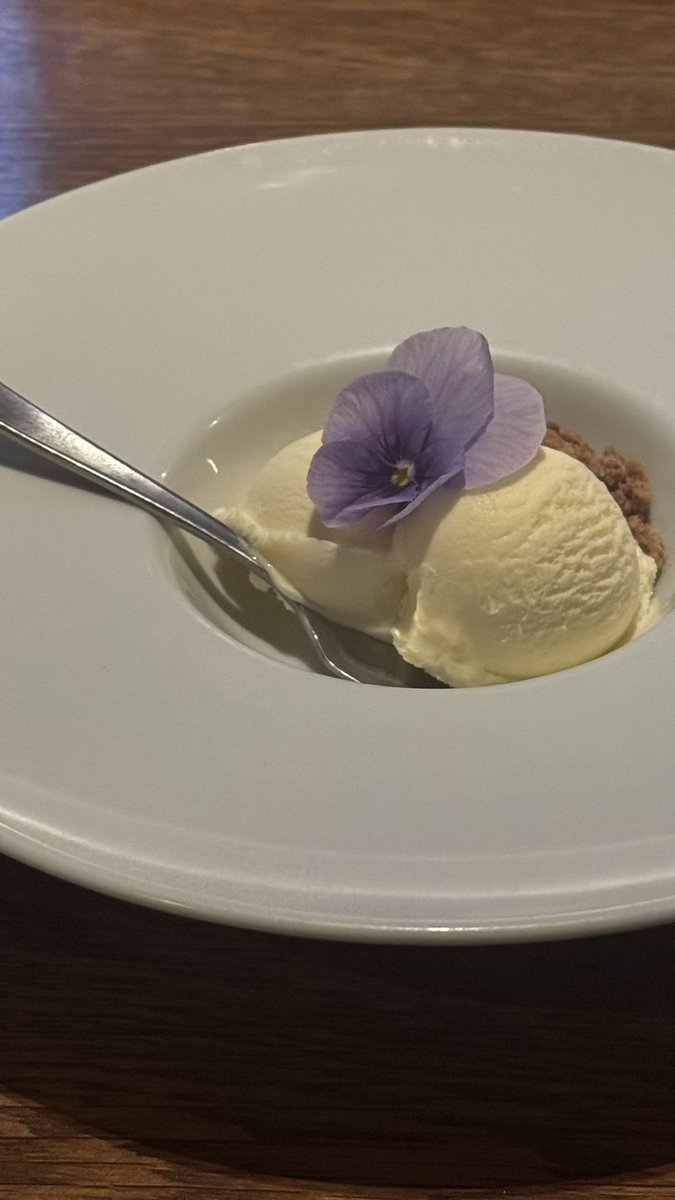 어딜가나 크리스마스로 가득해