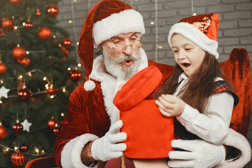 diarioviajero's tweet photo. Ni a los siete ni a los diez: esta es la edad en la que los niños dejan de creer en Papá Noel y los Reyes Magos, según la ciencia https://t.co/Q36iNZbmQS https://t.co/0G5bv5Lr4B