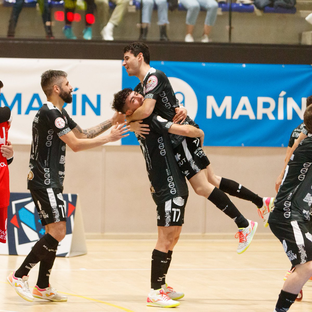 NoiaFutbolSala's tweet image. En solo un año -y qué año...- nos demostraste tu clase, dentro y fuera de la pista. La primera nos la quitan las lesiones, la segunda es para siempre.

🤍 ¡Mucha suerte en tus nuevos retos, @nilclosas8!