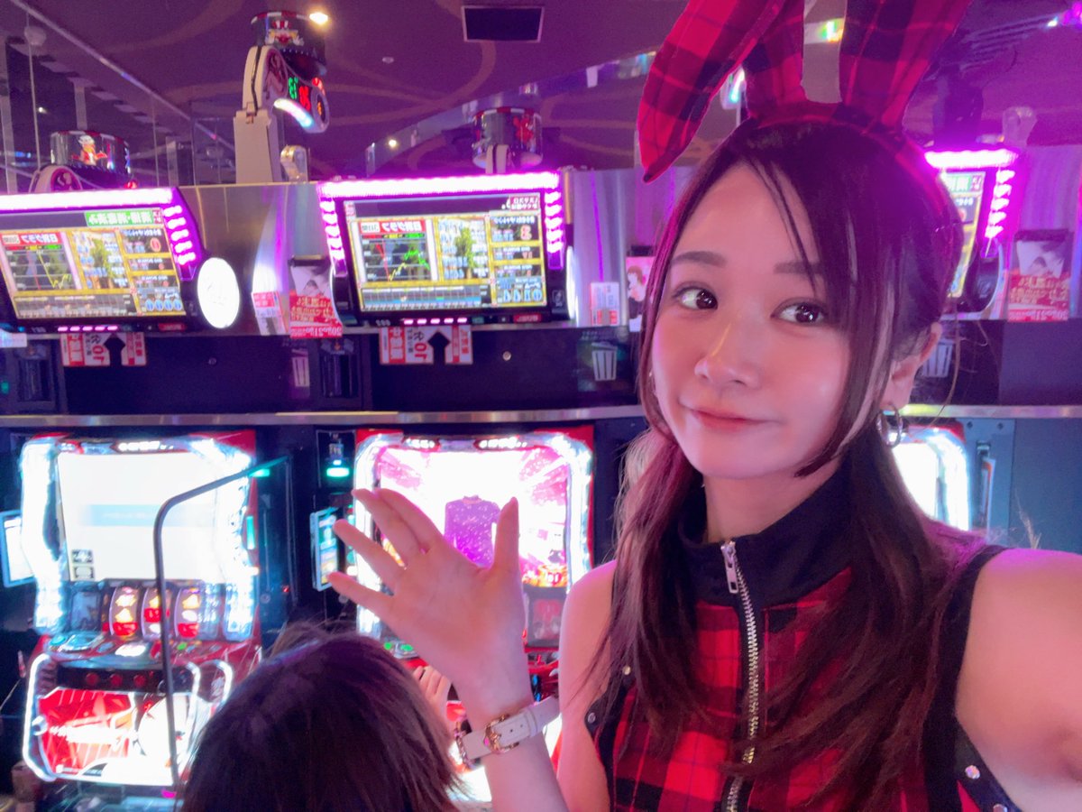 kikuya888's tweet photo. さきほど退勤しました！
今日も皆様ありがとうございました🙏

Sコーナーは化物語､喰種が大人気✨️
4000over 、5000over も発見🎉
まだまだ後半戦もFIGHTです🔥🔥

次は27日！ラスト出勤なので
みんな会いにきてねん💕

#キクヤ堺北店 #パチンコ #パチスロ
#Kガール #リポスト #フォロー #いいね https://t.co/vHKdg1tOhH