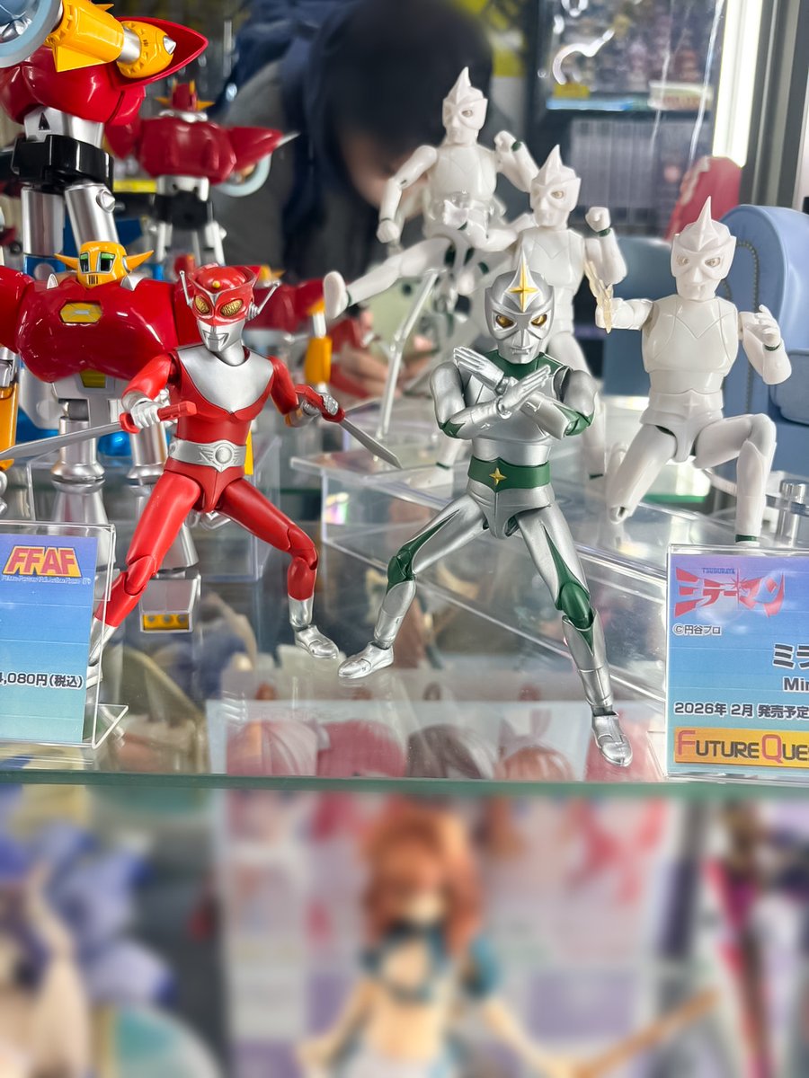 FutureF2511's tweet photo. 本日から、イエローサブマリン秋葉原本店★ミント様の店頭で、ダイアポロン、ミラーマン、レッドマンのサンプルを展示しています。お立ち寄りの際はぜひ見て行ってください。

#ダイアポロン #ミラーマン #レッドマン 
#秋葉原 #イエサブ https://t.co/44DvqHobsA