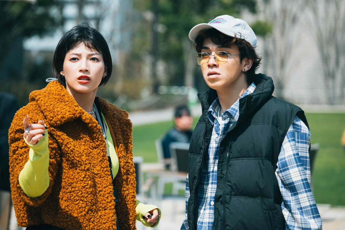 石井杏奈さん演じる日和は、色鮮やかなムードをスクリーンいっぱいに