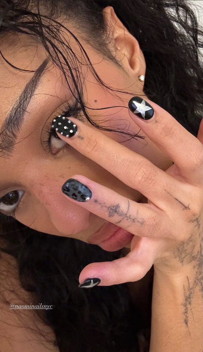 manonloops's tweet image. Manon via instagram stories