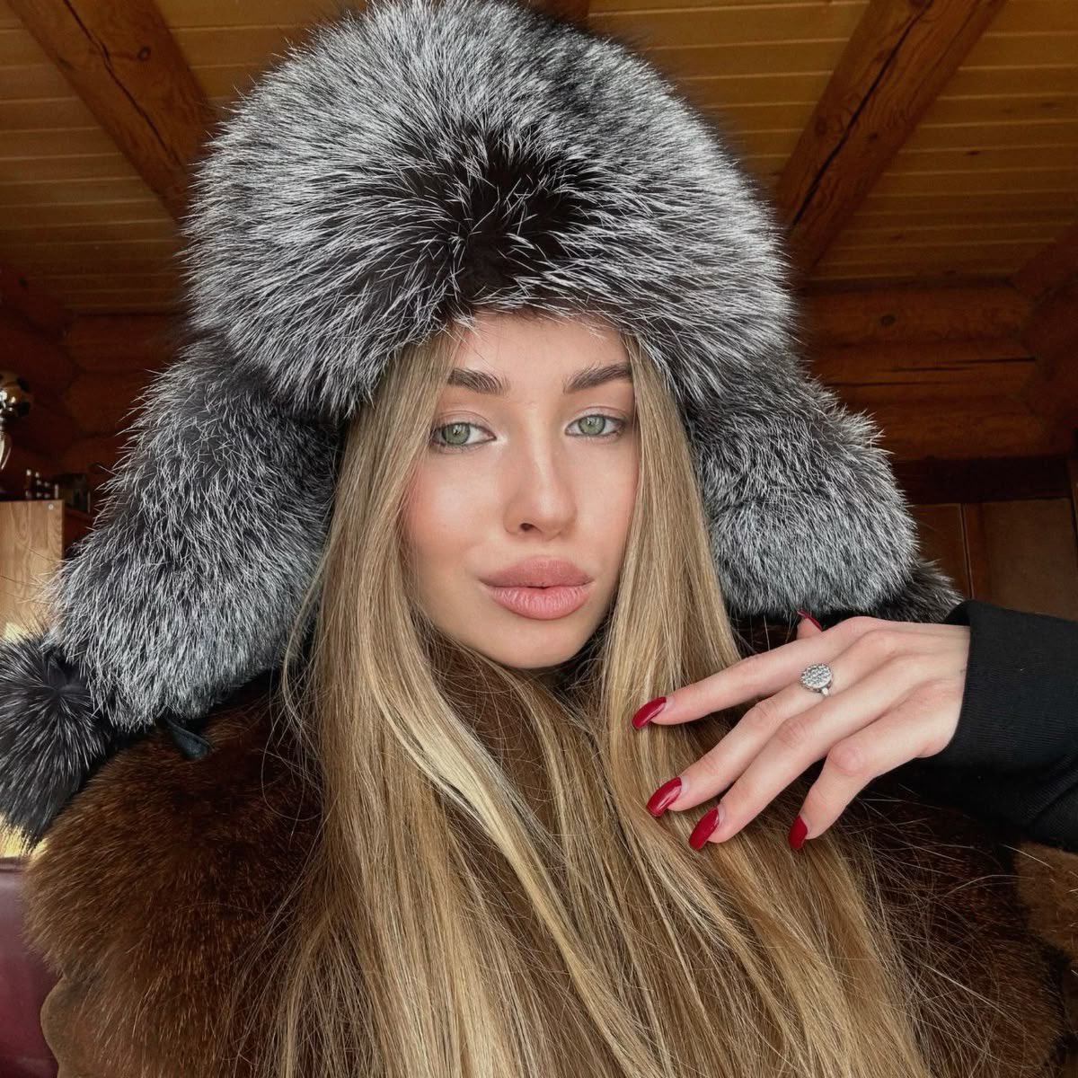 Bazı parçalar sadece ısıtmaz, stilinize karakter katar✨

Some pieces don’t just keep you warm, they add character to your style ✨

yosma.com.tr/product-page/s…