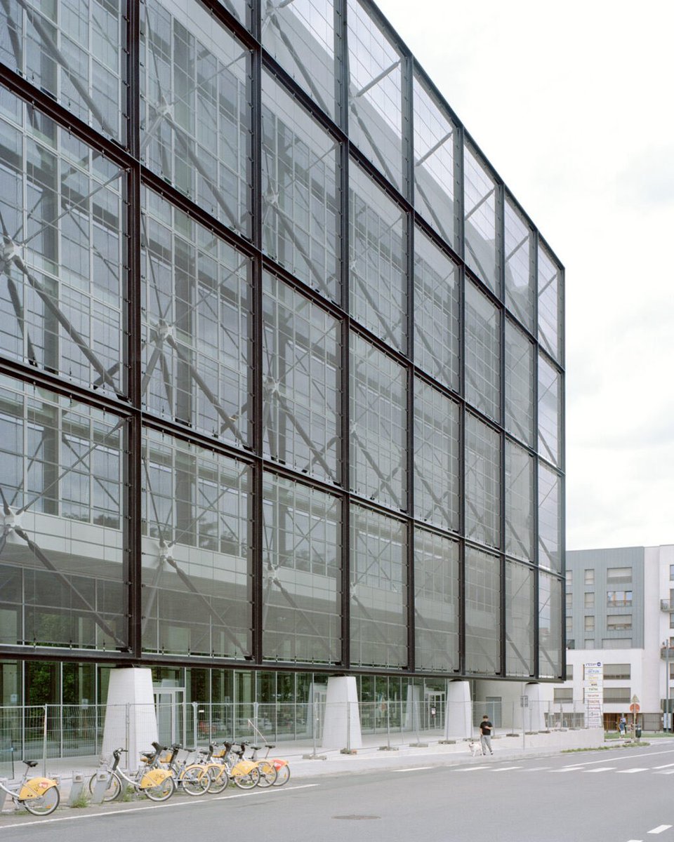 Baukunst + Bruther 
FRAME

hicarquitectura.com/2025/12/baukun…