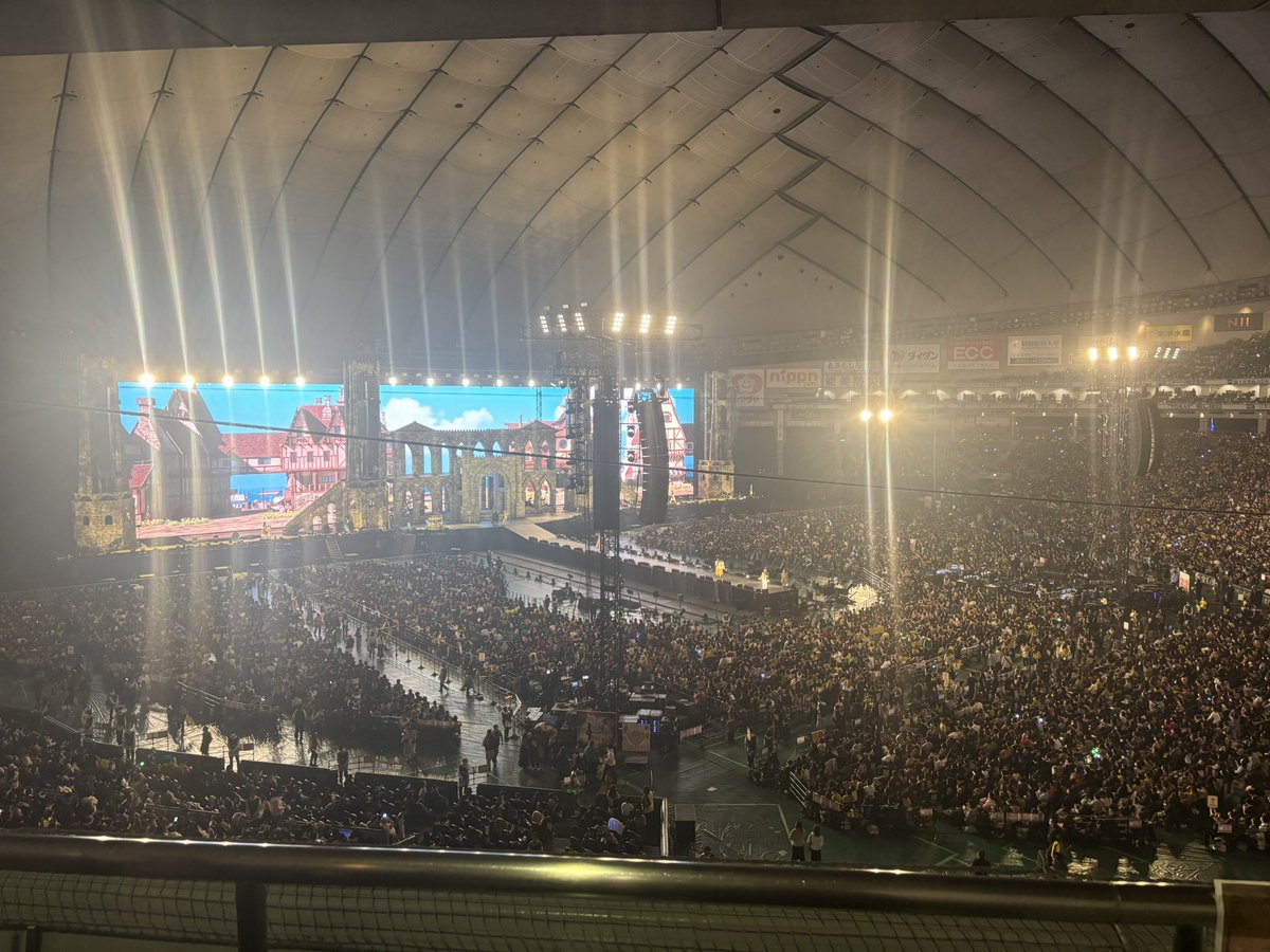 tpdbvx's tweet photo. いきなり誘われてミセス？観にきた https://t.co/Pl8JLDF3o6