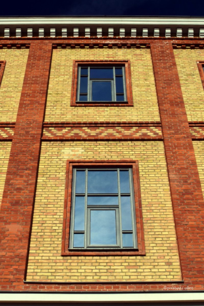 How can heritage buildings be made future-ready without altering their appearance? 📷

Vacuum insulating glazing is one solution. It ensures that historic windows are fit for the future. 

👉 Learn more in our latest article: shorturl.at/vdnzn

#WeAreGlass #glasstec2026