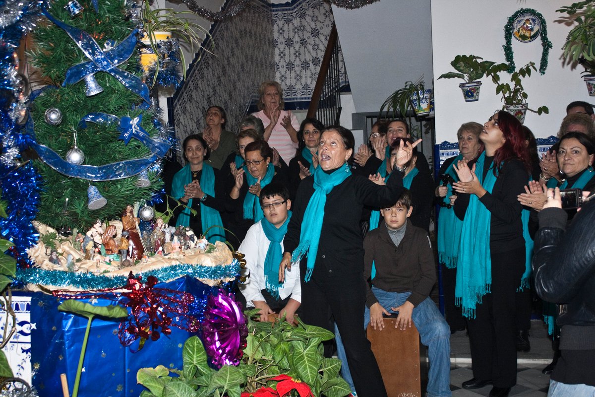Las #zambombas en la provincia de #Cádiz son un ritual festivo emblemático de la #Navidad andaluza. La Guía Digital del Patrimonio Cultural de Andalucía del <a href="/IAPHpatrimonio/">IAPH</a> <a href="/CulturaAND/">Cultura Junta de Andalucía</a> recoge estas manifestaciones como patrimonio cultural inmaterial facebook.com/patrimonioIAPH…