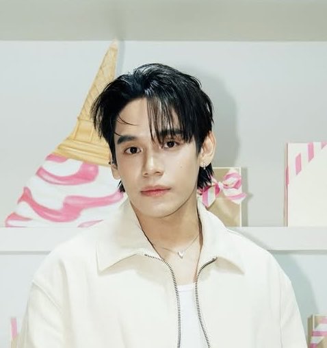 今更なんだけど…Ngern君ってずっと何て読むのか分からなかったけどグン君なんだね！
Fourever you のOPを見て知ったよ！
MY DRAMA LISTで確認したNative nameにเงิน(グン)って書いてある…なんで気が付かなかったんだろう？って思ったけど、当時はタイ語読めなかったわ💦