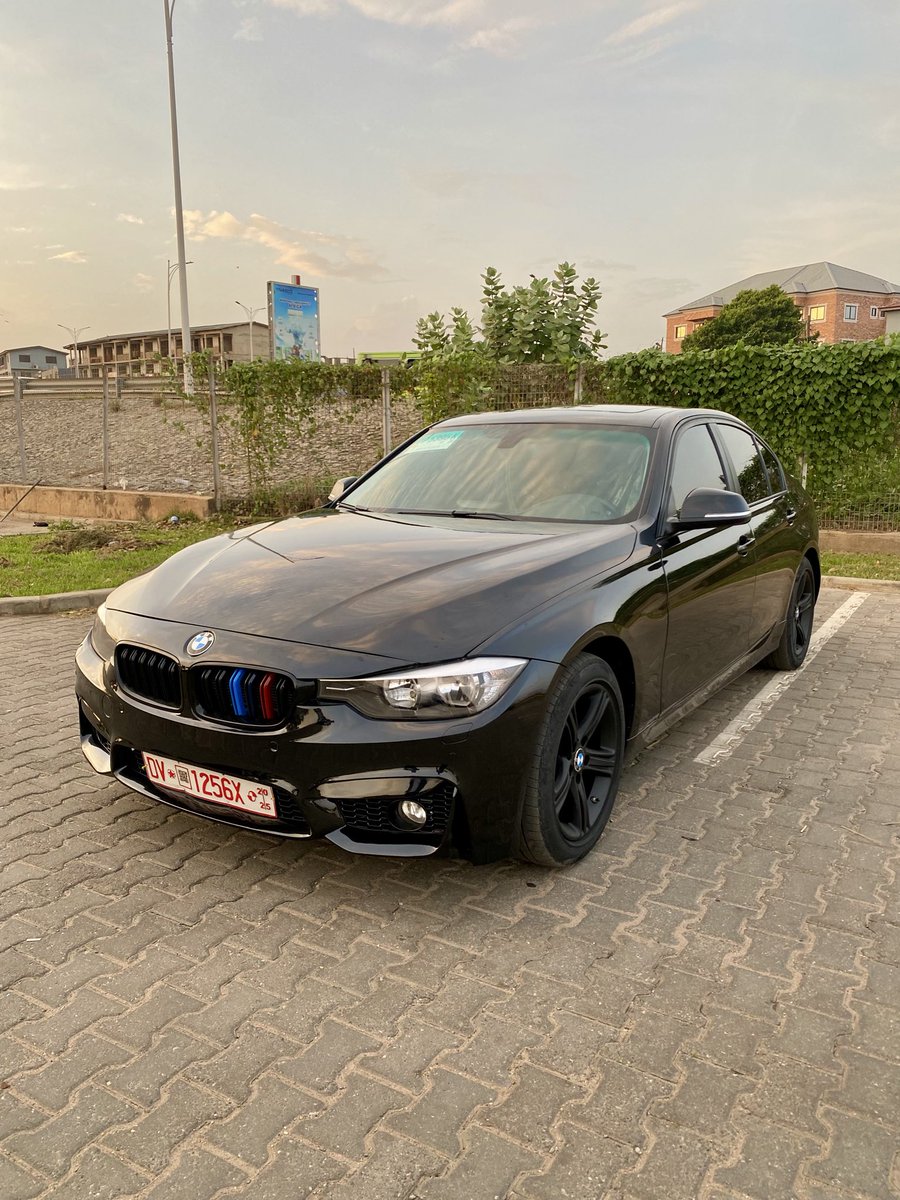 luxvroomguy1's tweet photo. 2015 BMW 328i xDrive — precision, power, and confidence in every season.
#Luxvroomguy #BMW #CarTok #CarGram #LuxuryCars #AutoTok https://t.co/bn0JHFyzzg