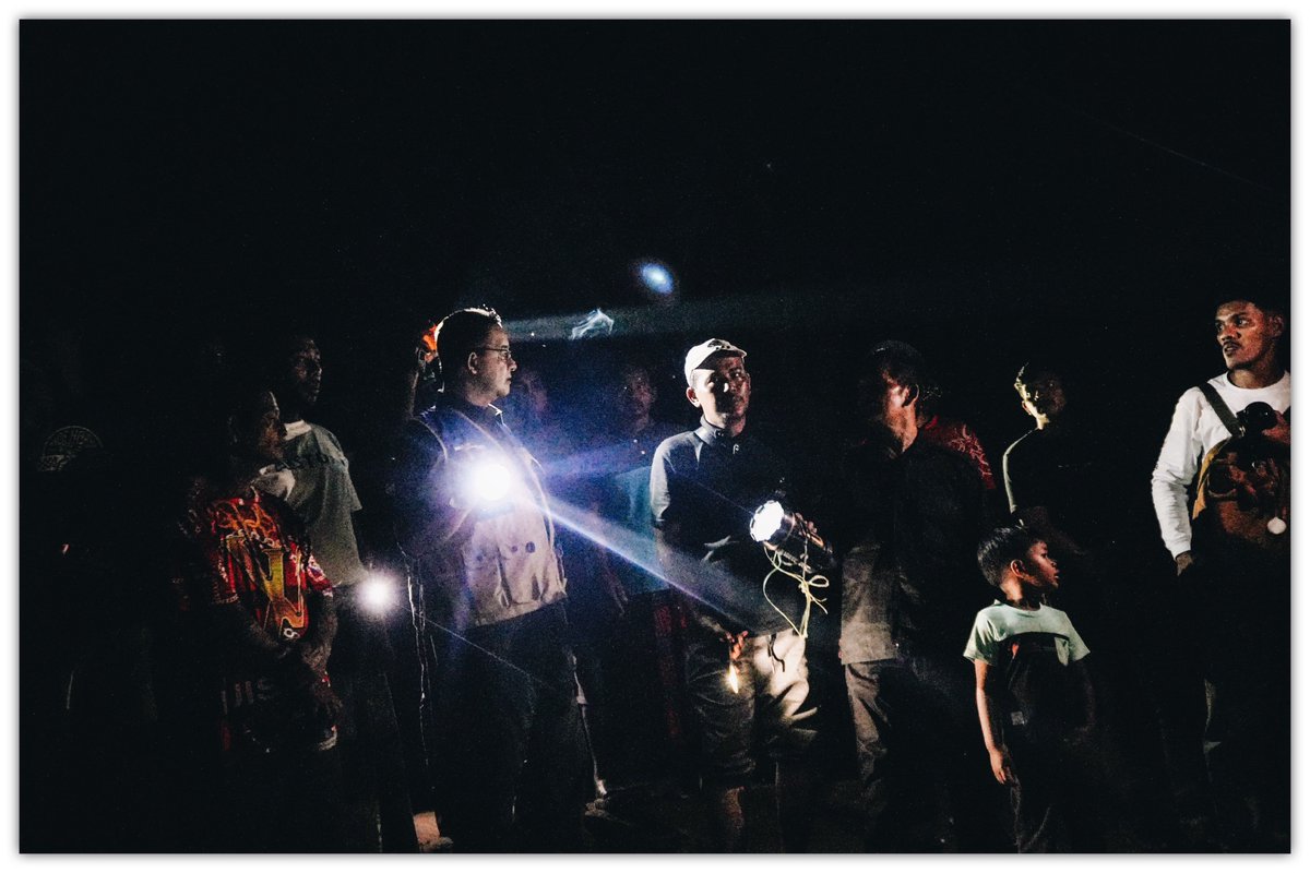 aniesbaswedan's tweet image. Kembali ke Aceh, kali ini ke Pidie Jaya yang juga terdampak berat. Semalam berhenti di Gampong Dayah Usen yang masih jauh dari kata pulih.

Kembali bersama @humaniesproject, akan berkeliling ke beberapa titik untuk meneruskan amanah bantuan dari rakyat Indonesia.

Kembali…