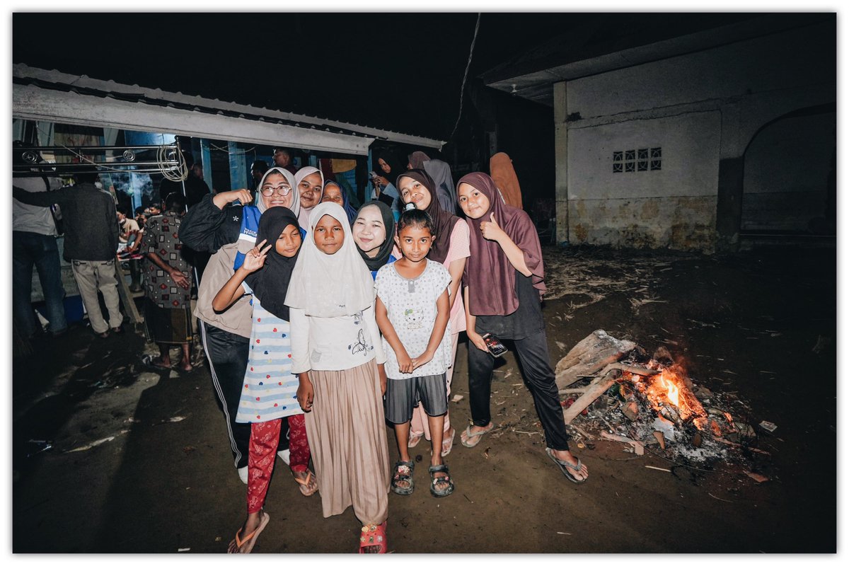 aniesbaswedan's tweet image. Kembali ke Aceh, kali ini ke Pidie Jaya yang juga terdampak berat. Semalam berhenti di Gampong Dayah Usen yang masih jauh dari kata pulih.

Kembali bersama @humaniesproject, akan berkeliling ke beberapa titik untuk meneruskan amanah bantuan dari rakyat Indonesia.

Kembali…
