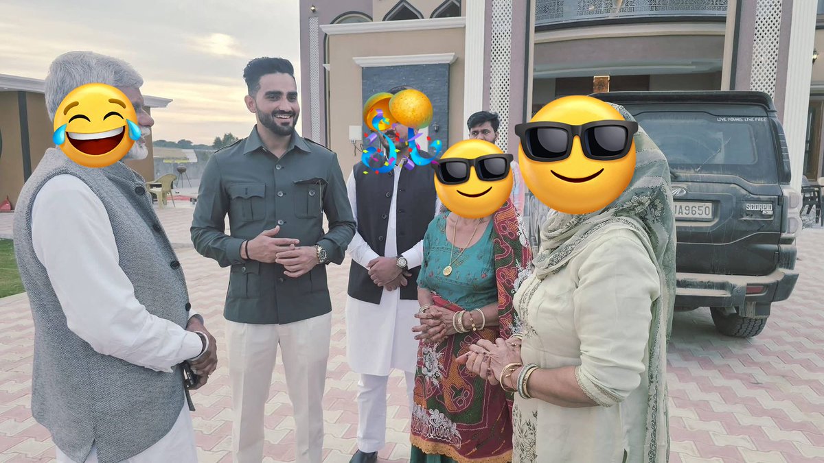 EWS महाराजा रवि सिहाग की फूस की झोपडी ।