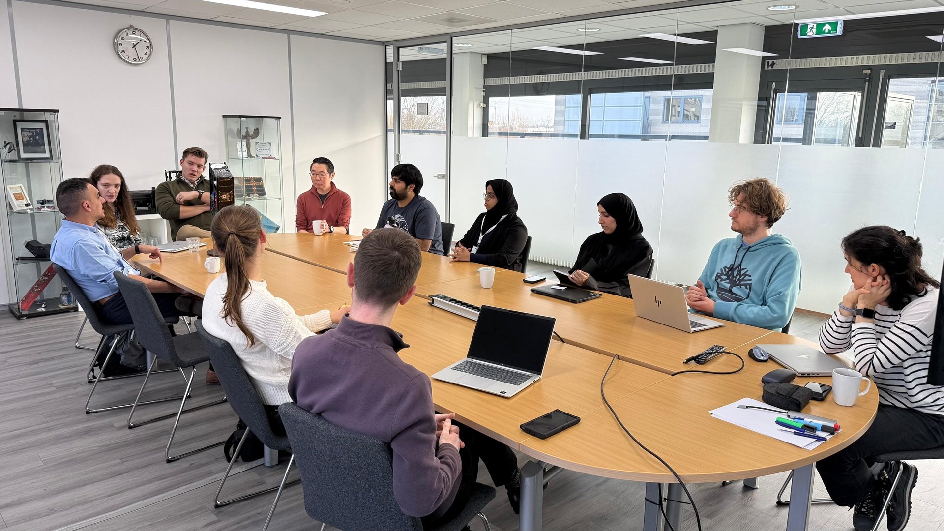 "أكاديمية علوم الفلك" تتابع الاختبارات النهائية لـ "الشارقة سات-2" #الشارقة24 