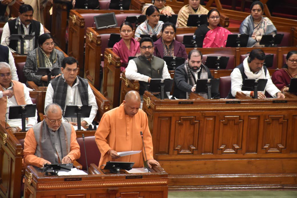 manishrawatmla's tweet image. आज उत्तर प्रदेश विधान सभा के शीतकालीन सत्र के प्रथम दिवस यशस्वी मुख्यमंत्री श्री @myogiadityanath जी के नेतृत्व में सदन की कार्यवाही में सम्मिलित हुआ।

#उत्तरप्रदेश_विधानसभा #शीतकालीन_सत्र