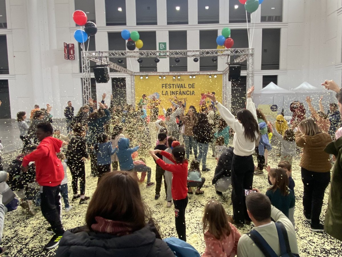 Comença el compte enrere per al Festival de la Infància! 🤸‍♀️

Del 27 al 31 de desembre, oferirà un gran univers de joc i aventura per a tota la família. 🎠🎨👏

🎄 La manera més màgica de viure el Nadal a Fira de Barcelona. ✨
📍 Recinte de Montjuïc
ℹ️ loom.ly/RZmVD5E