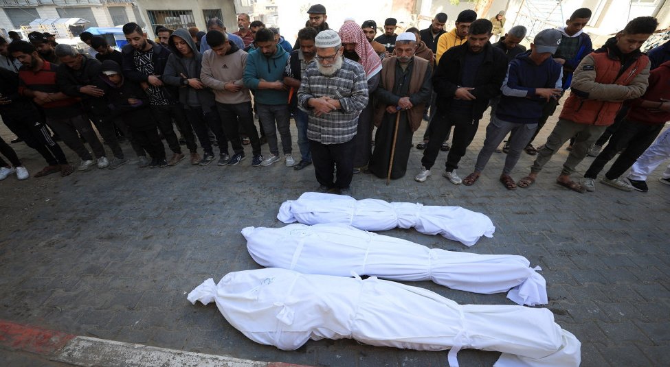 4 شهداء بقصف الاحتلال شرق خان يونس خلال الـ 24 ساعة الماضية 