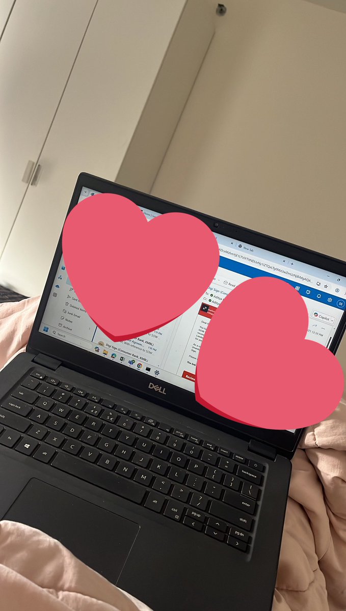 kittyygrlx's tweet image. u Wish u could work like this #workingfromhome #lovelife