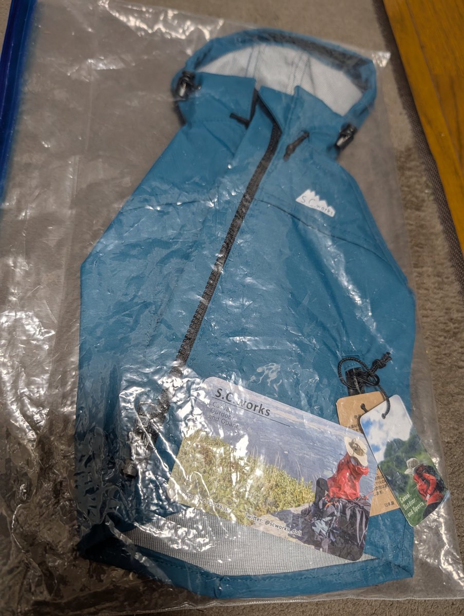 tamukuma5028's tweet image. こしおさん（#scworks）のジャケット🧥、ようやく入手😘　
早速、雪ミクさんを山行に連れて行きたくなります（笑）　
#ドール登山部
#山ドールおじさん　
夏はスマド用のマウンテンジャケットなんですが、次はコレで♪