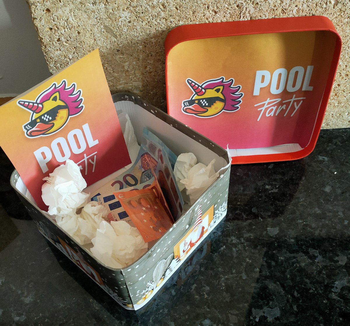 Forget the socks and sweaters!🧦
The only gift worth opening this year is a <a href="/PoolParty_xyz/">PoolParty_xyz</a>  box!

While everyone else is unwrapping the usual holiday gifts, the real ones are finding the flock🦆inside their presents!🎁

¨Wait!! Are those fees 💸 that I'm seeing inside?¨🙀

#LFP