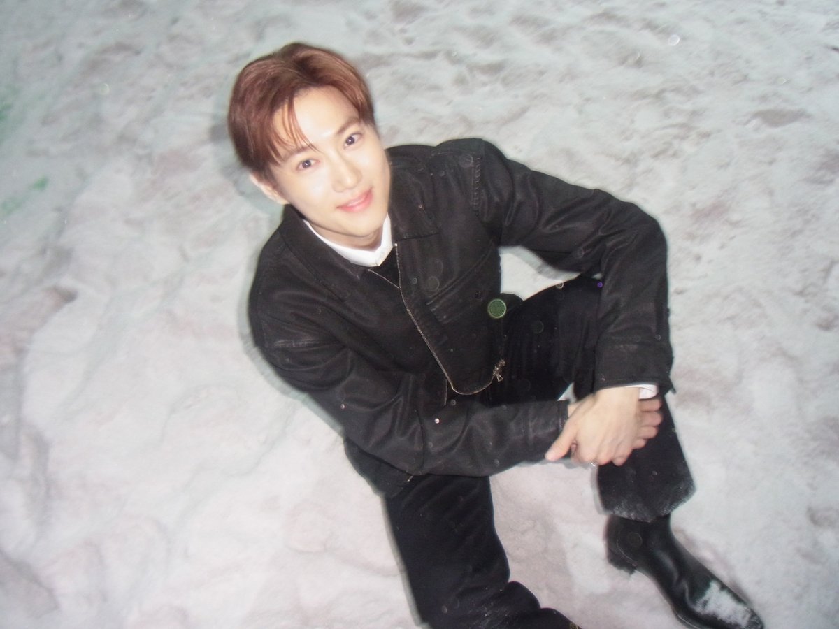 weareoneEXO's tweet image. 작은 소원이 허락되는 계절🎄❄️

#EXO #엑소 #weareoneEXO
#ImHome #REVERXE