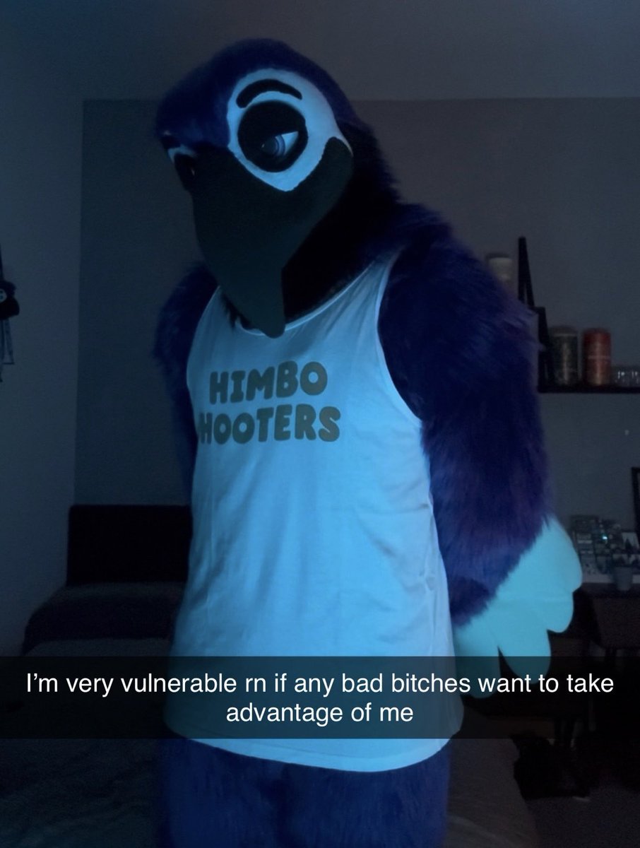 BirdNamedVal's tweet image. 🤨🫵

#FursuitFriday
