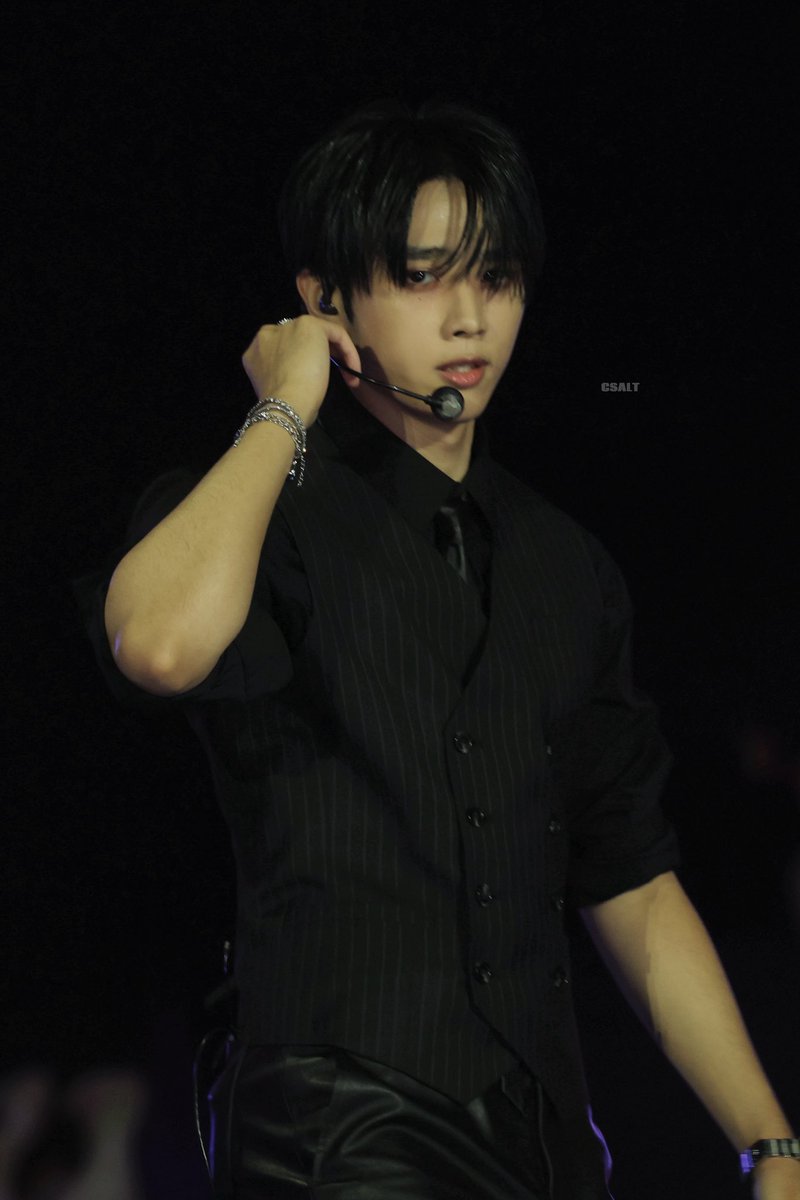 csalt0894's tweet image. 251219 KBS 가요대축제

#선우 #SUNWOO
 #더보이즈 #THEBOYZ