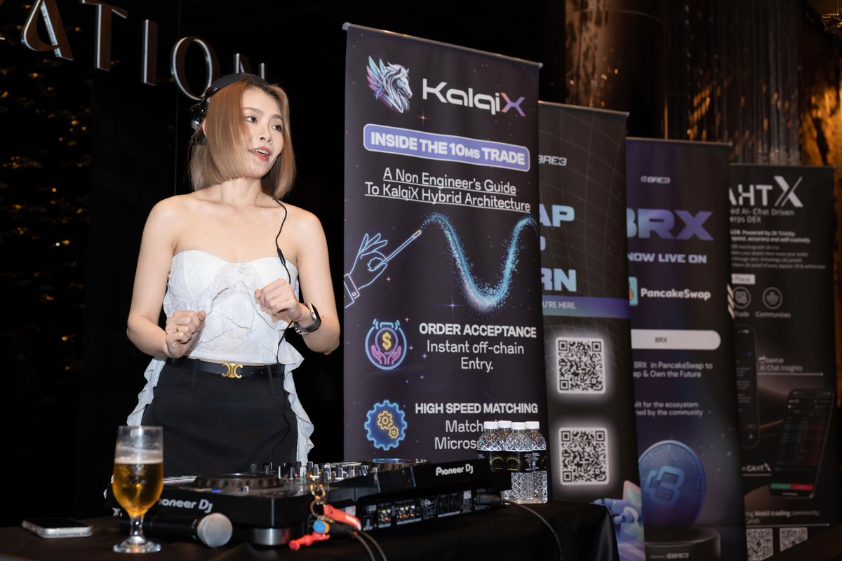 Hello Blockchain tweet media