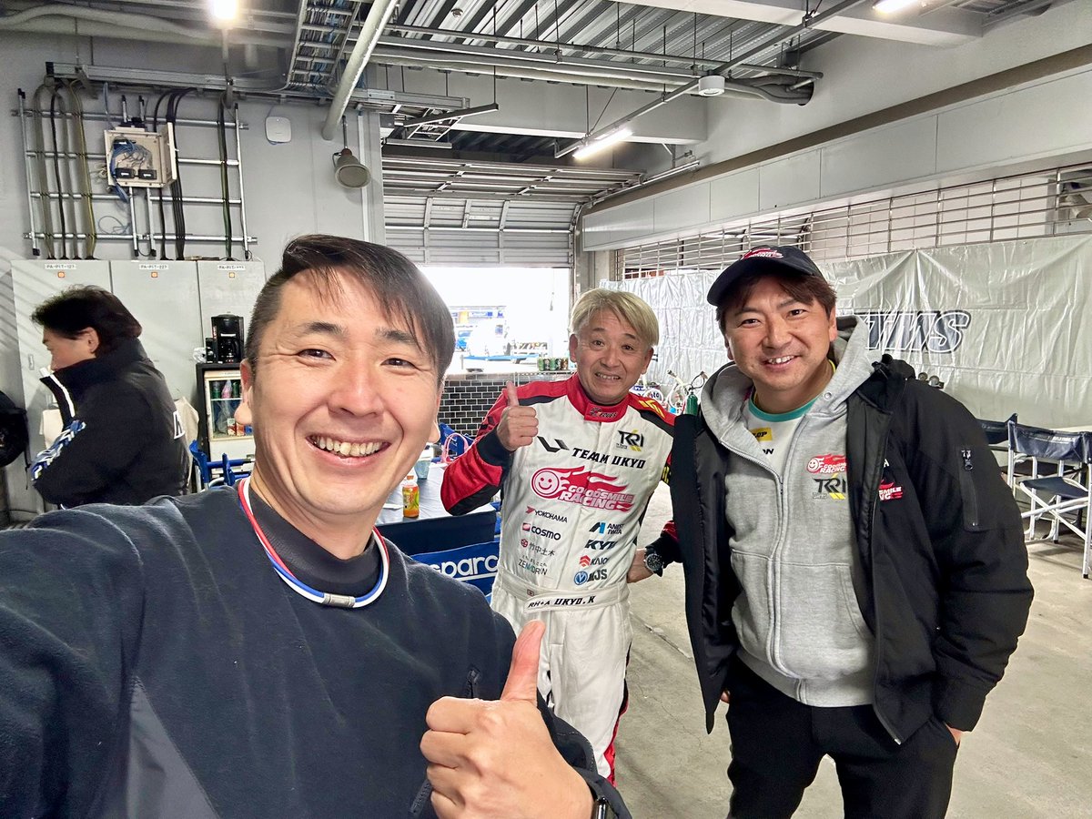今日は、富士スピードウェイ👍 明日MEC 120に、西山さんと参戦👍 もう