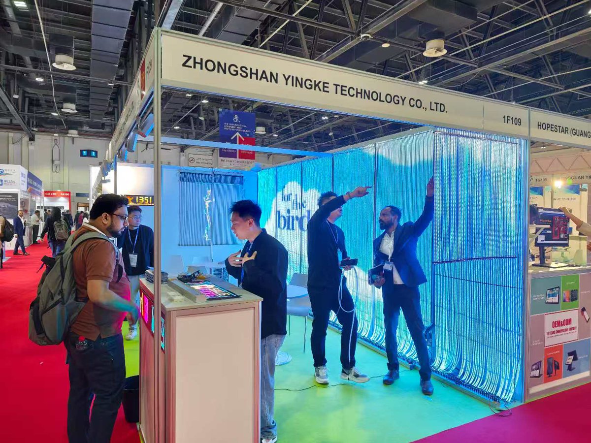 zhouguangz88262's tweet image. شاشة HyprLED USB المرنة 💡 محمولة، قابلة للثني، وتعمل فورًا عبر USB. مثالية للمتاجر والسيارات!

📩 promotion@fayyou.com
🌐 hyprledtech.com

#hyprled #شاشة_led_محمولة #شاشة_led_مرنة #تقنية_مبتكرة